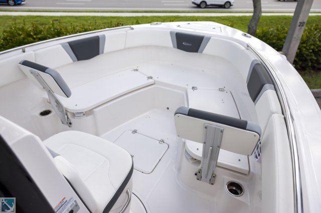 New 2024  powered Robalo Boat for sale